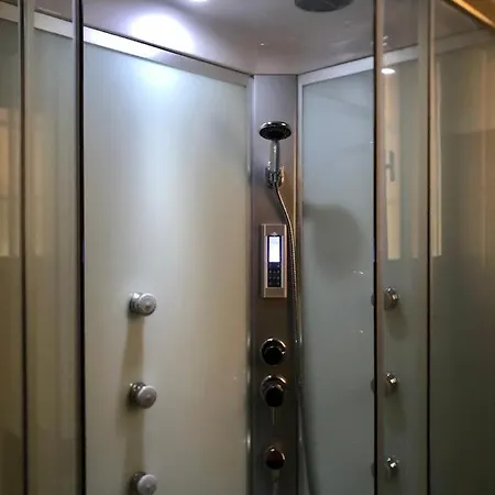 Minimal Luxury Apartment-free Parking דירה בולוניה