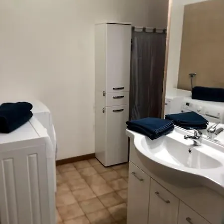 Minimal Luxury Apartment-free Parking Appartement Bologne